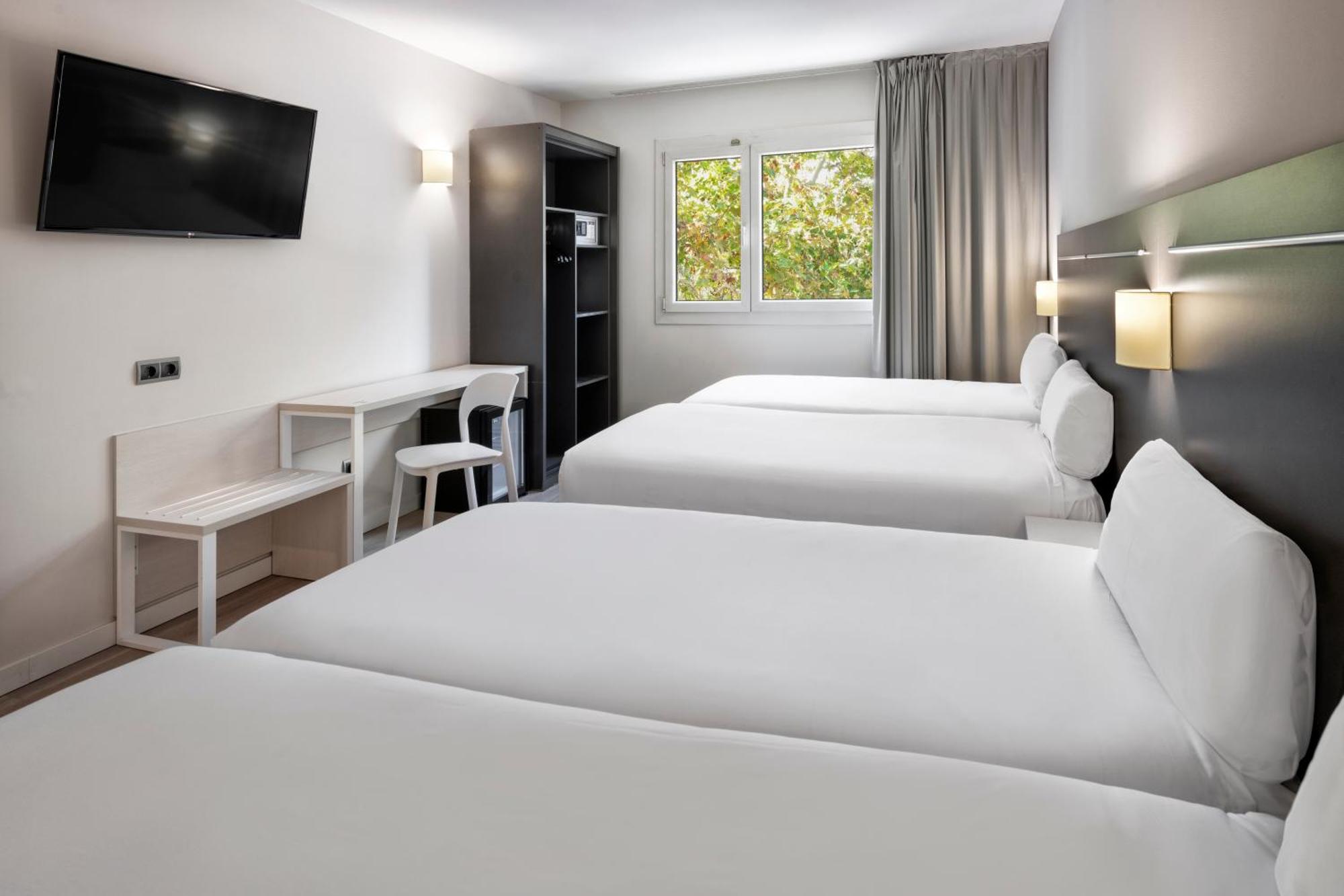 B&B Hotel Barcelona ルビー エクステリア 写真