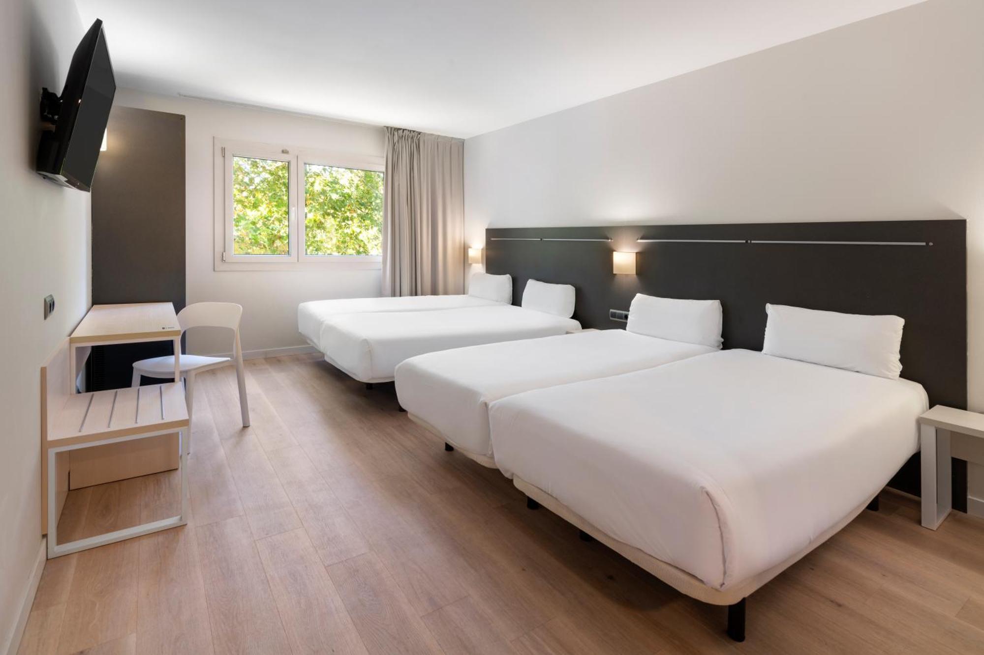 B&B Hotel Barcelona ルビー エクステリア 写真